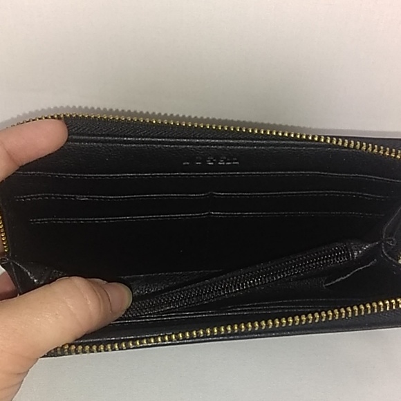 Joe's Jeans black zip around wallet. NWT - Picture 5 of 6
